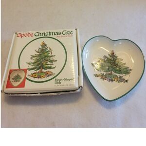 Spode Christmas Tree Heart Shaped Trinket Dish Made England S3324-Z Decor